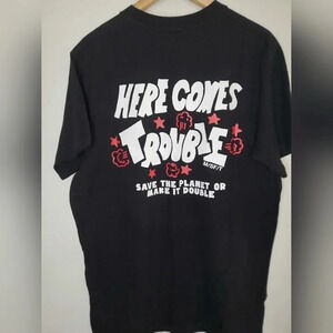 M/FT/TS MAD MIND‎ NWT GRAPHIC TEE SIZE M "HEAT WAVE /HERE COMES TROUBLE"